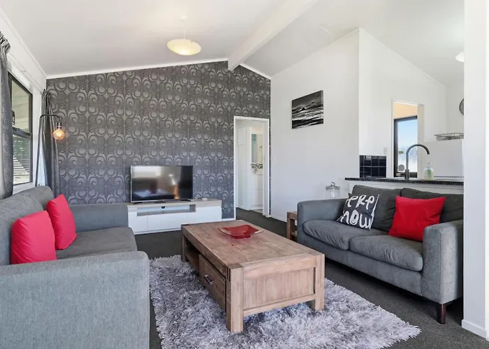 Holiday home Retreat - Stylish 2br With Covered Deck Rotorua