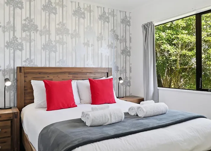 Retreat - Stylish 2br With Covered Deck Holiday home *